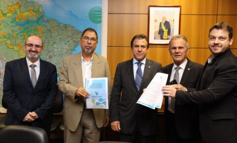 SAFITEBA se reúne com o ministro Luiz Marinho para cobrar regulamentação do Bônus de Eficiência